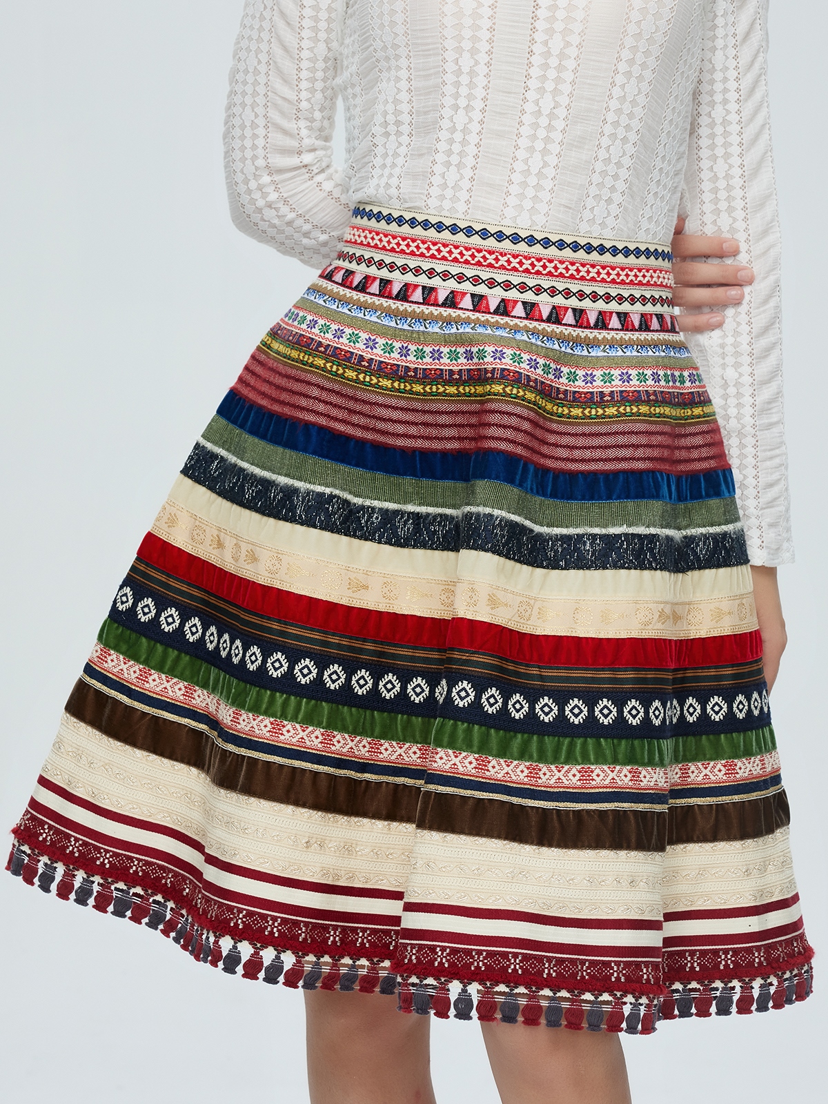 Modernes Dirndl in Schwarz-Beige