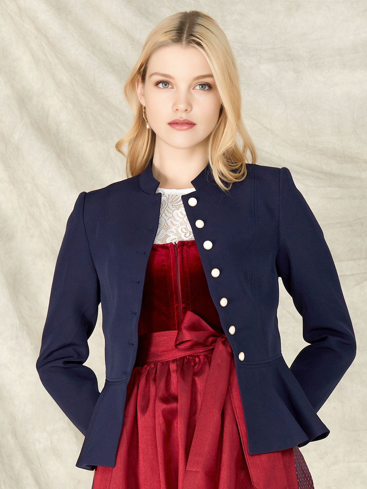 Dirndl aus Leder in Marineblau