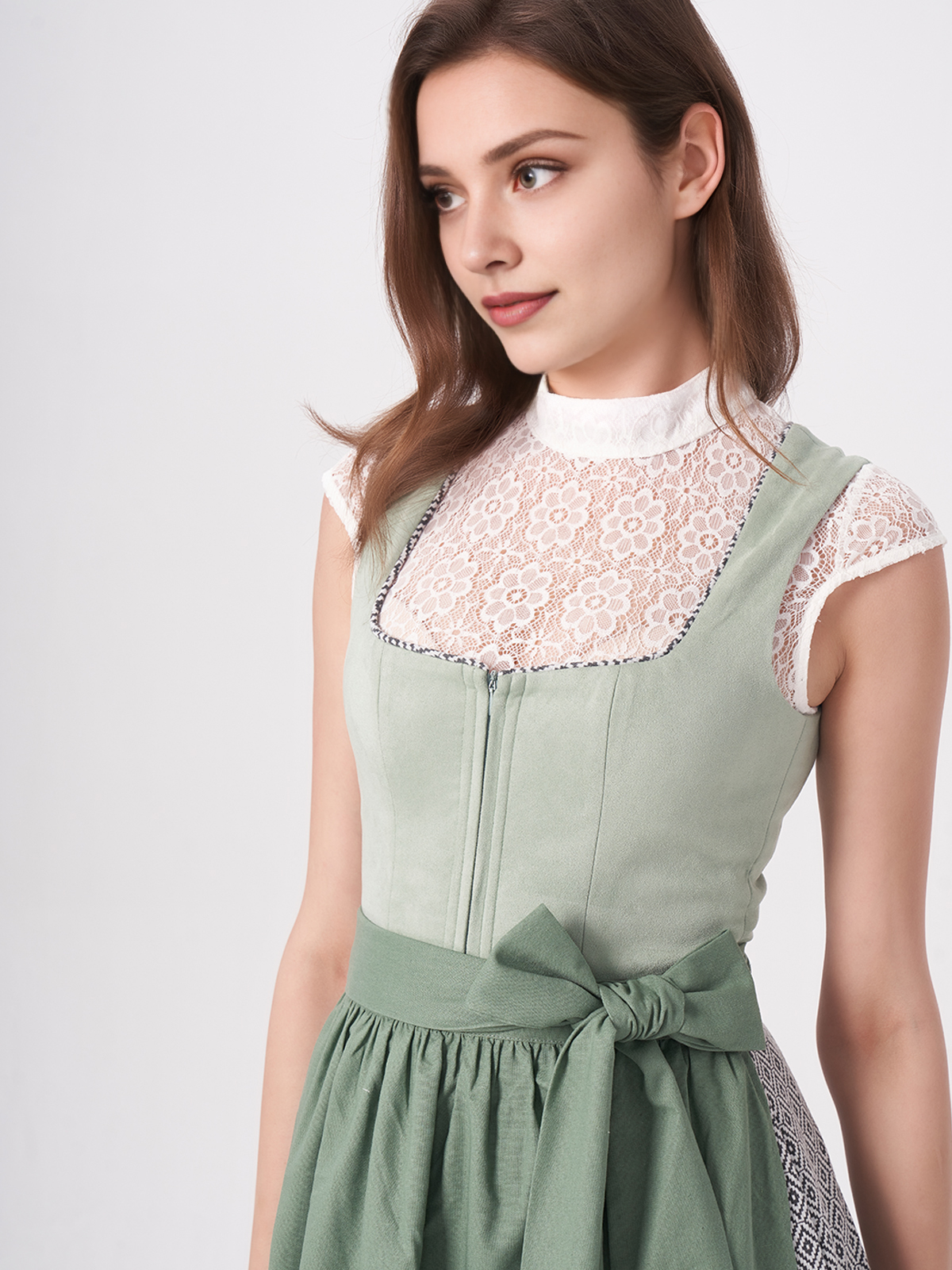 Modernes grünes Dirndl mit Reißverschluss