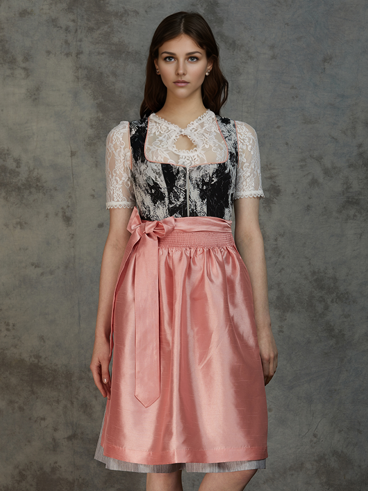 Modernes Samt-Dirndl in eleganter Schwarz-Variante