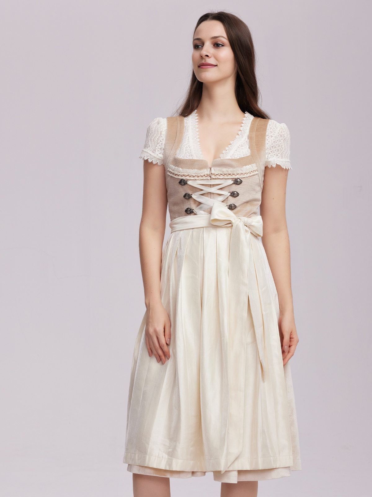 Modernes Dirndl in Braun – perfekt für jeden Anlass