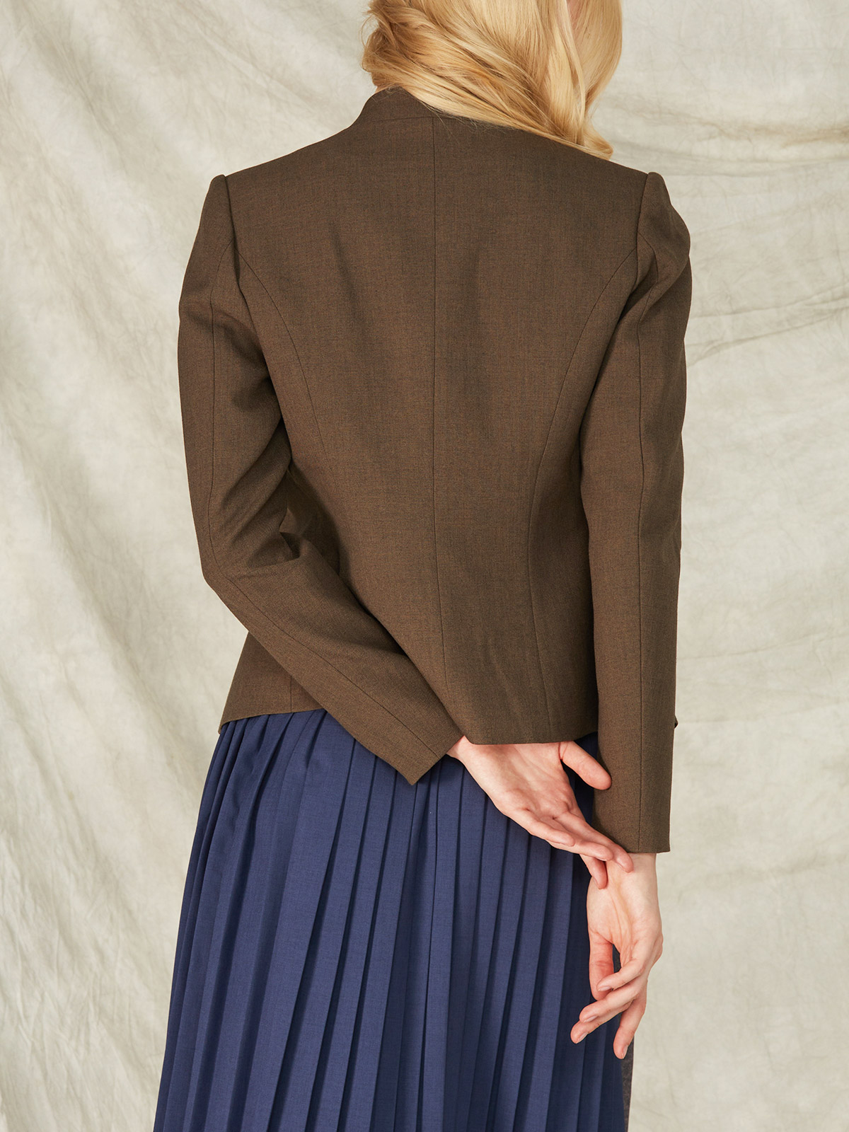 Schwarz-Blaues Dirndl in Samtoptik