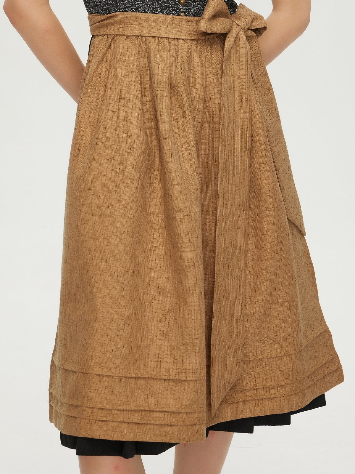 Modernes Dirndl in Schwarz