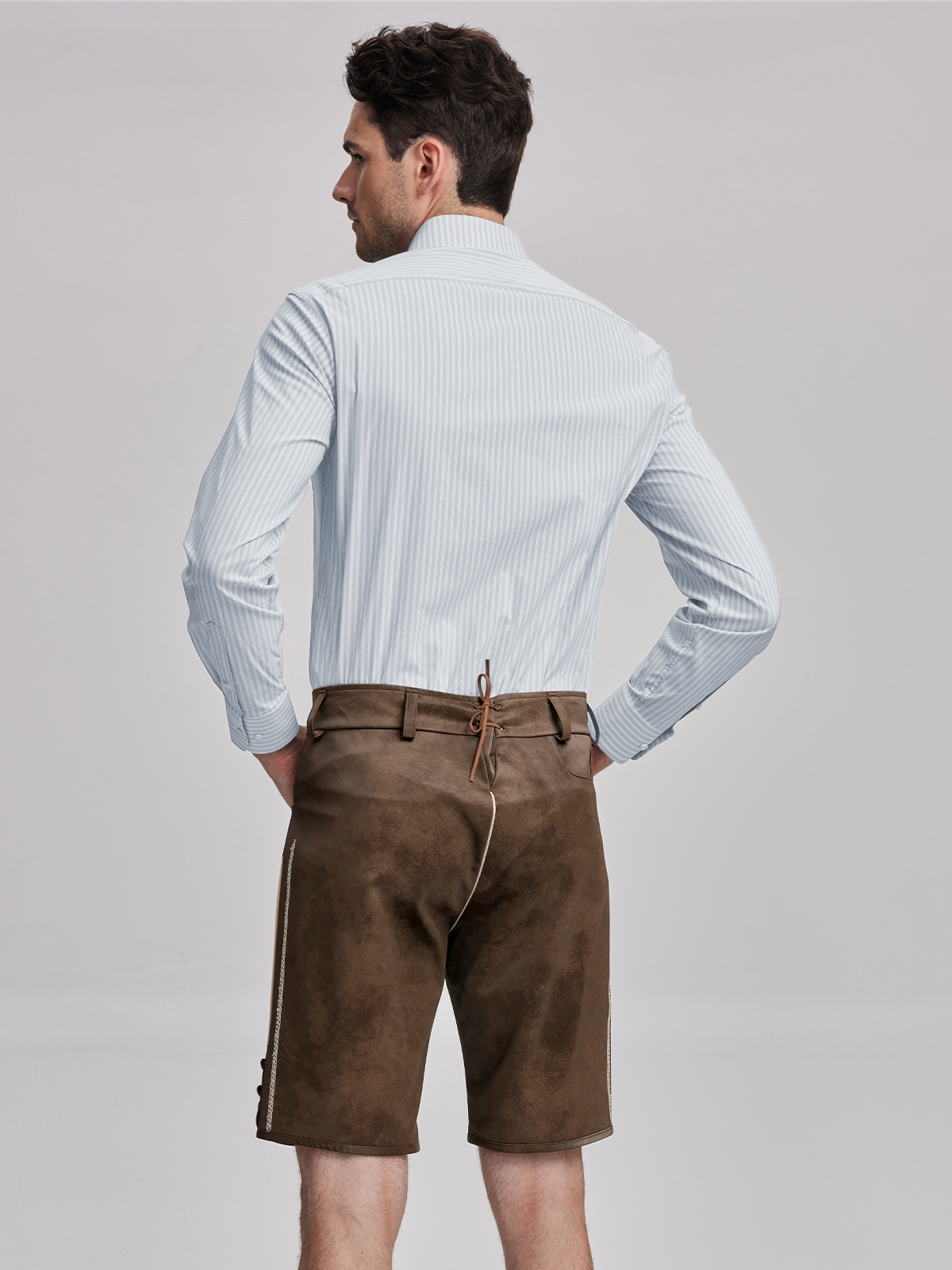Schwarzes Samt Dirndl mit Lederhose