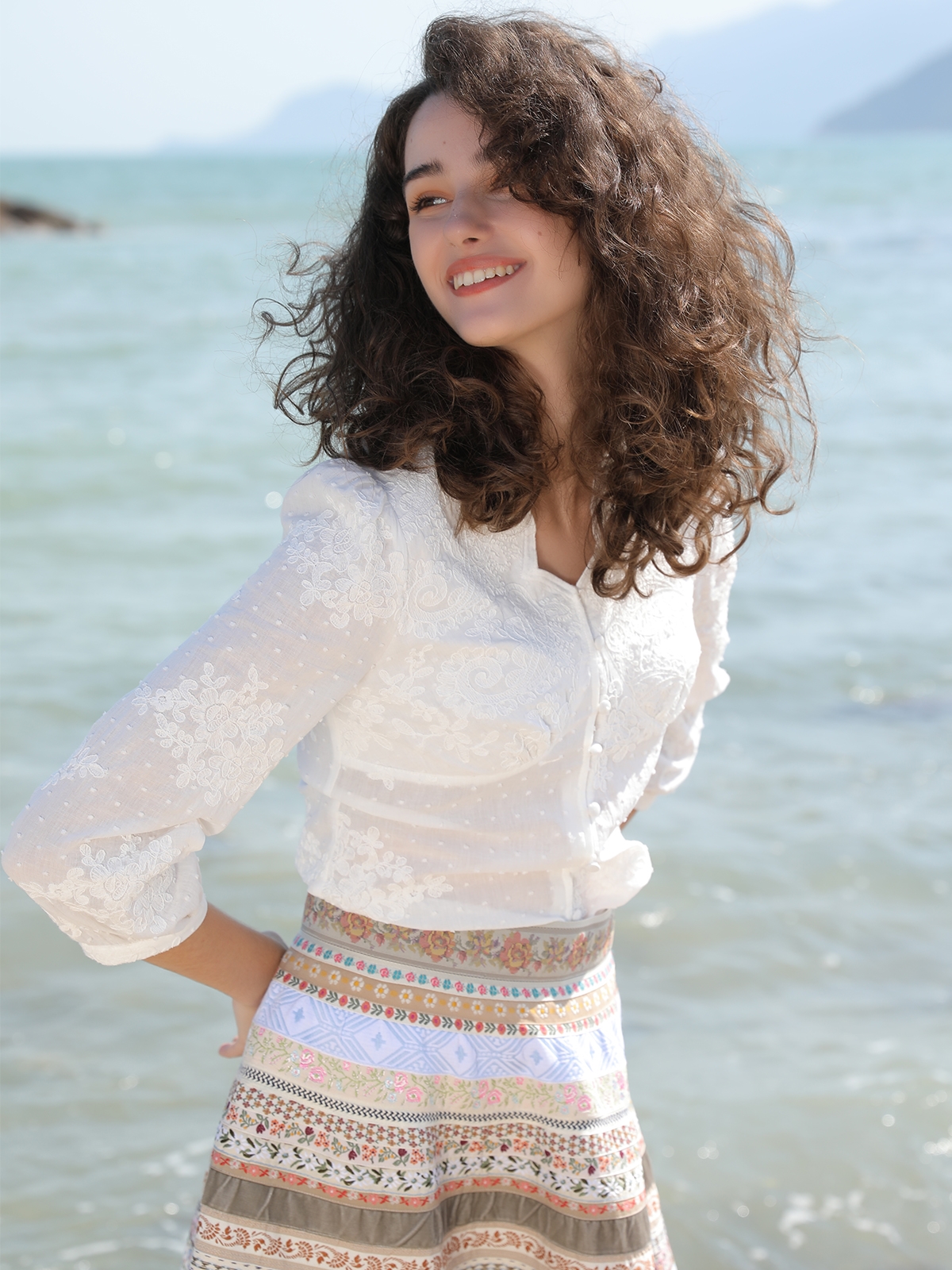 Dirndl Blau Grau mit weißer Bluse