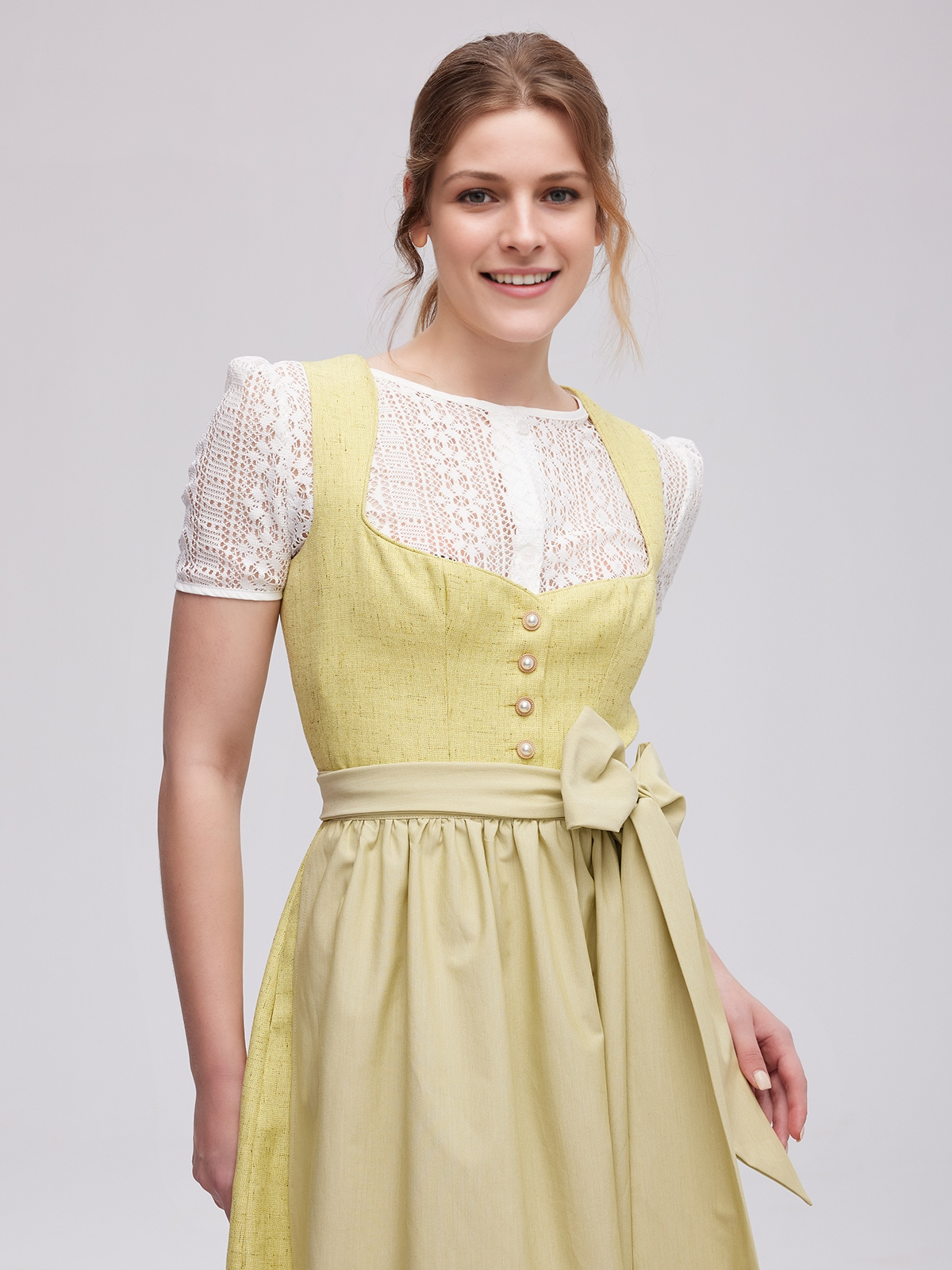 Gelbe geschlossene Dirndlbluse