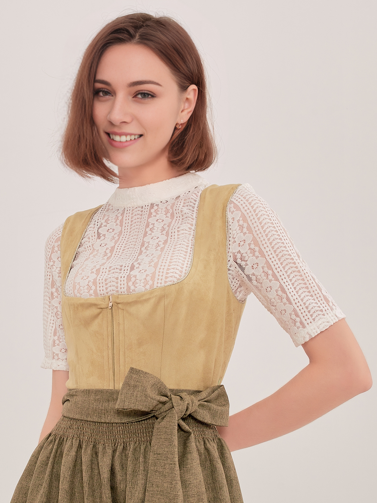 SamtDirndl Blau im Winterlook