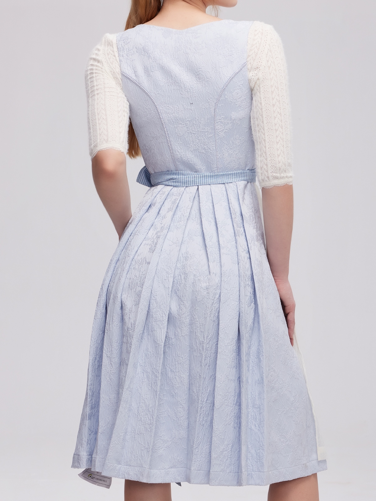 Dirndlbluse mit V-Ausschnitt in Blau