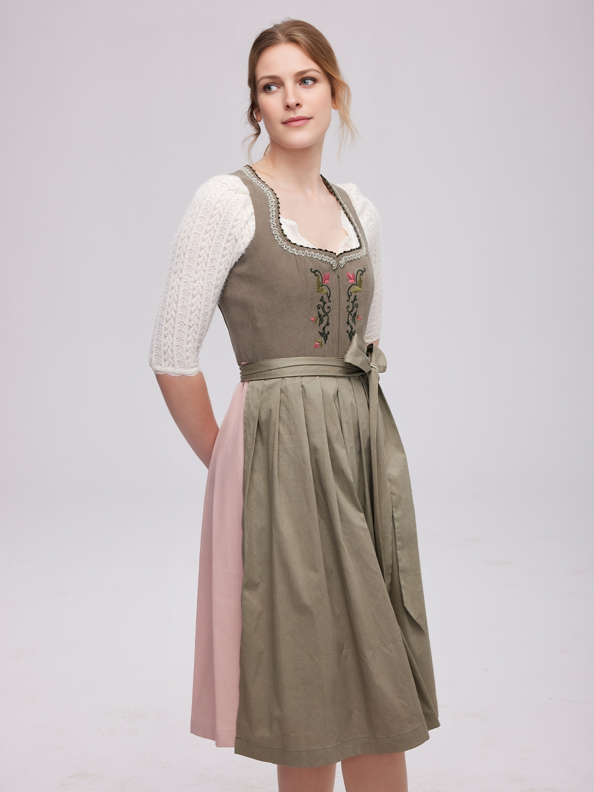 Dirndl Grün Midi – Eleganz in mittlerer Länge