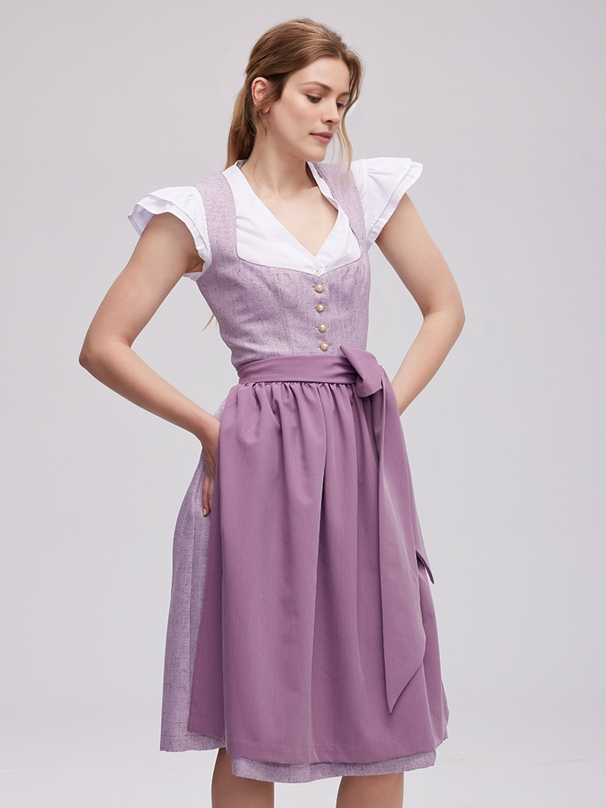 Graues Dirndl mit modernem Design