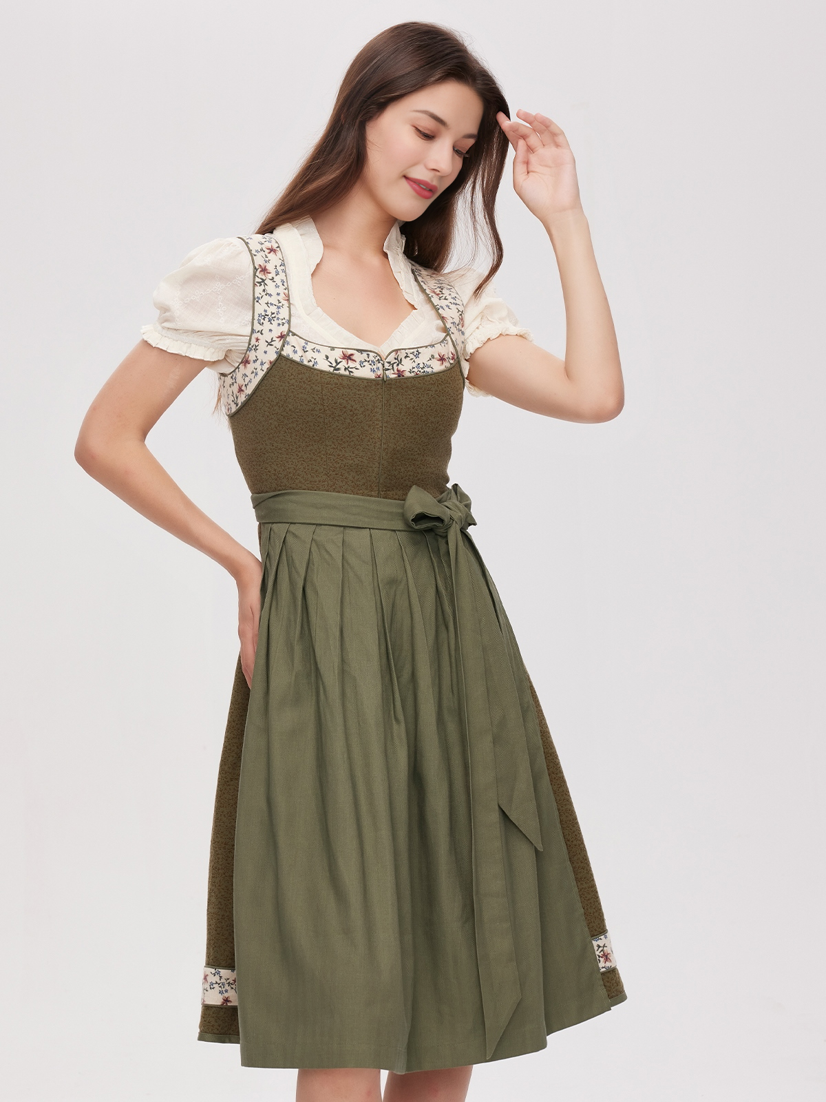 Grün Rosa Dirndl – modern und stilvoll