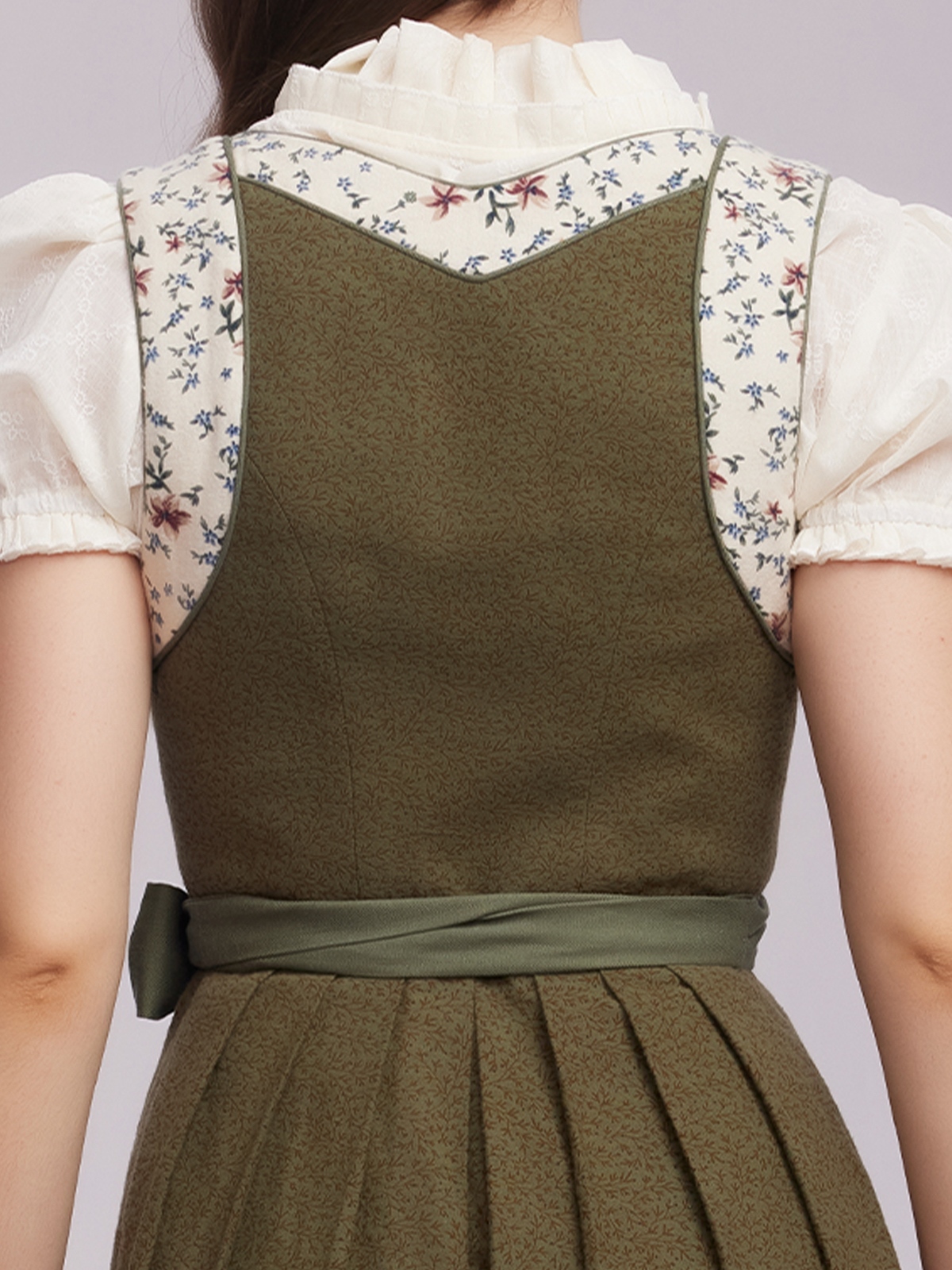 Modernes Jamei Dirndl in Grün