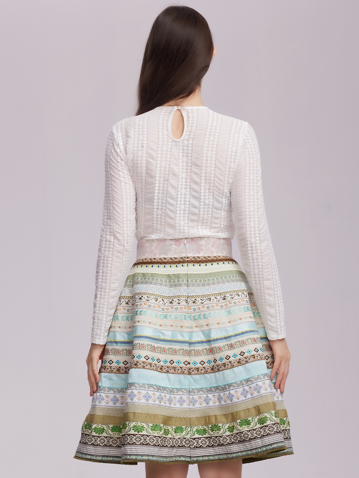 Dirndl mit samtrotem Oberteil