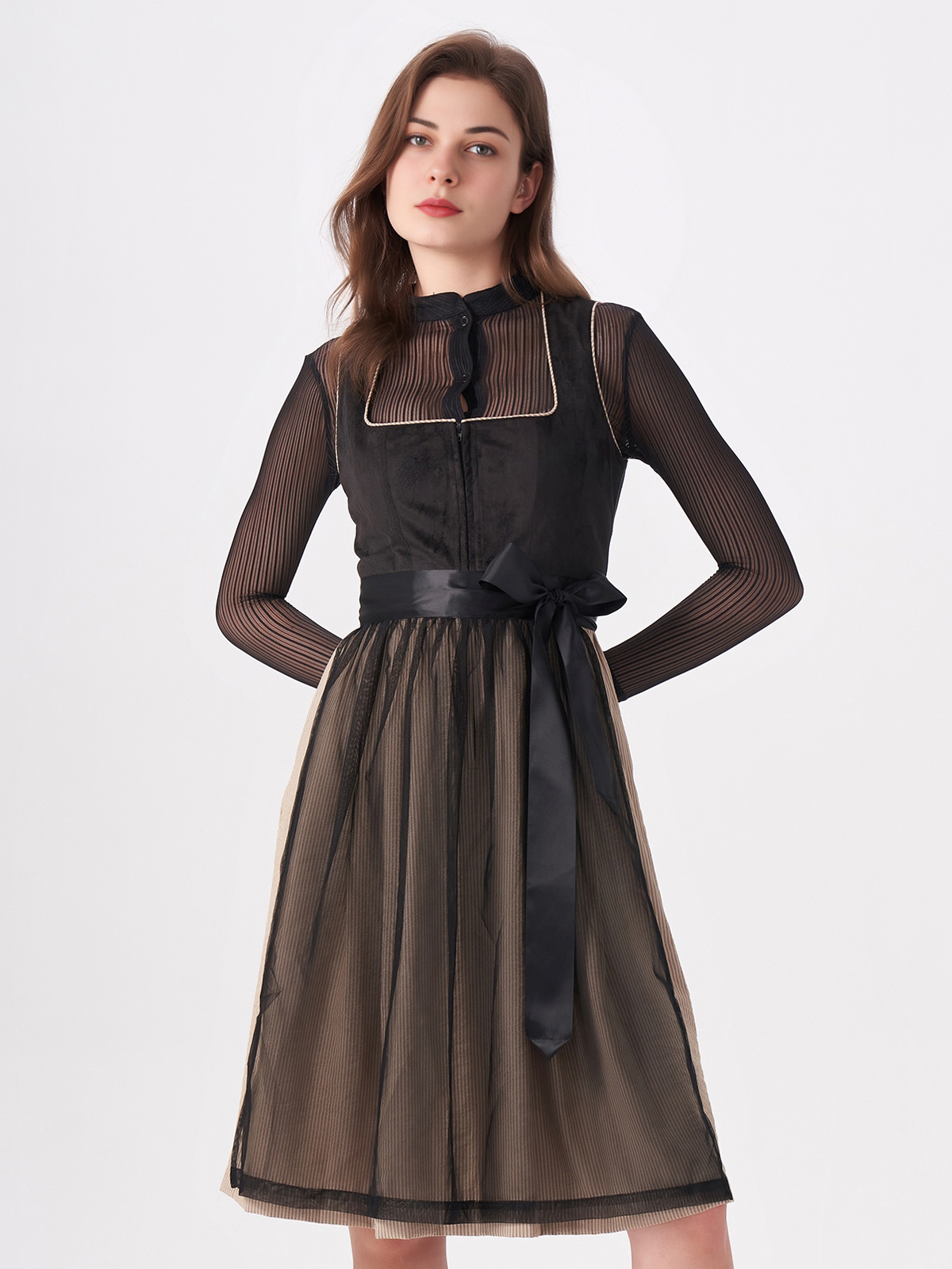 Dirndlbluse mit Spitze in Schwarz